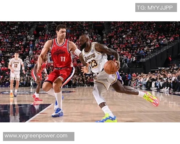 湖人对决快船高清直播回顾精彩瞬间与赛季分析