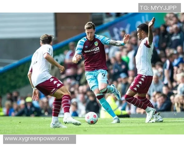 热那亚与卡利亚里激战正酣比分揭晓精彩瞬间回顾